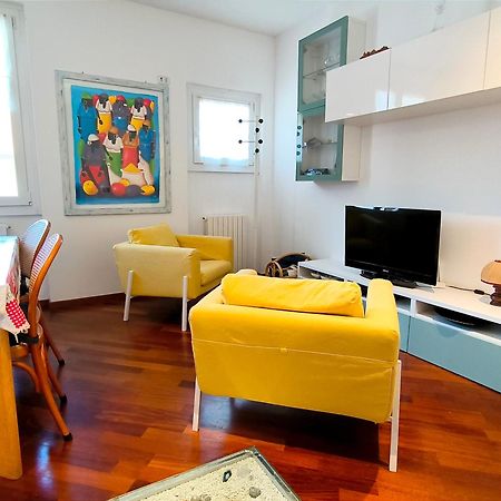 La Meridiana Sul Lago Abbadia Lariana Chambre photo
